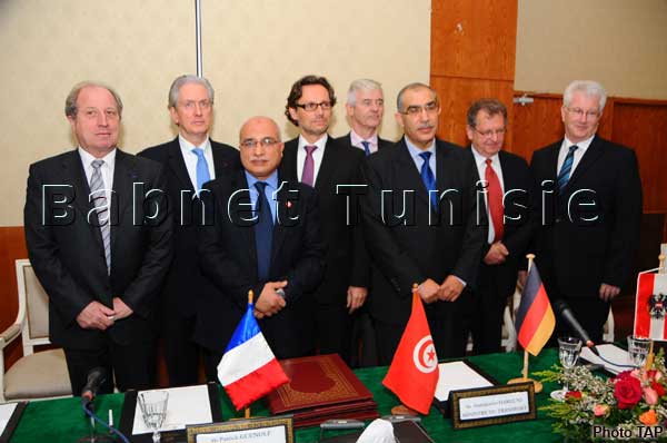 Signature de l'accord portant sur la réalisation de la première tranche prioritaire du Réseau RFR