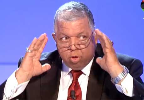 الاعلامي سفيان بن فرحات يدخل في اضراب جوع بعد طرده من اذاعة شمس أف أم