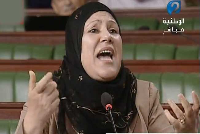 سنية بن تومية لزياد العذاري: من أنت حتى تقيم أدائي