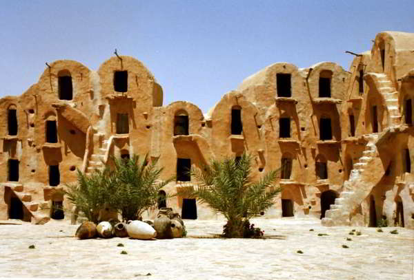 Tourisme: Plus de 20 diplomates accrédités en Tunisie visitent le sud tunisien