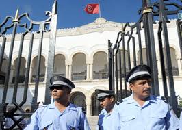 وزارة العدل تنبه المجتمع المدني والسياسي والاعلاميين الى خطورة استمرار مظاهر التحريض على القضاء والضغط عليه