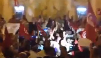 شارع الحبيب بورقيبة: أنصار النهضة يهتفون الجيش والداخلية حماة الجمهورية