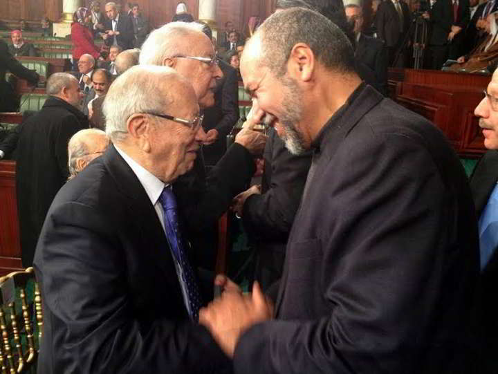 صورة اليوم : قايد السبسي ووليد البناني يتبدلان التهاني في لحظة ود