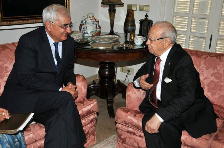 لقاء الباجي قائد السبسي مع السيد وزير الخارجية للهند