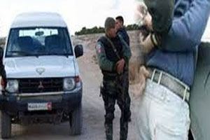 القيروان : الأمن يطلق النار على سيارتين لم تمتثلا لاشارة الوقوف ويحجز 25 كلغ من الزطلة