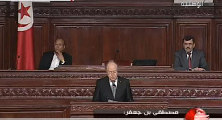 انطلاق الجلسة العامة المخصصة لختم الدستور بحضور الرؤساء الثلاثة