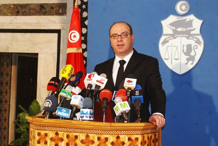 وزير المالية: اخضاع السيارات الشعبية وذات الخمسة ''خيول'' الى اتاوة دعم بقيمة 50 دينار