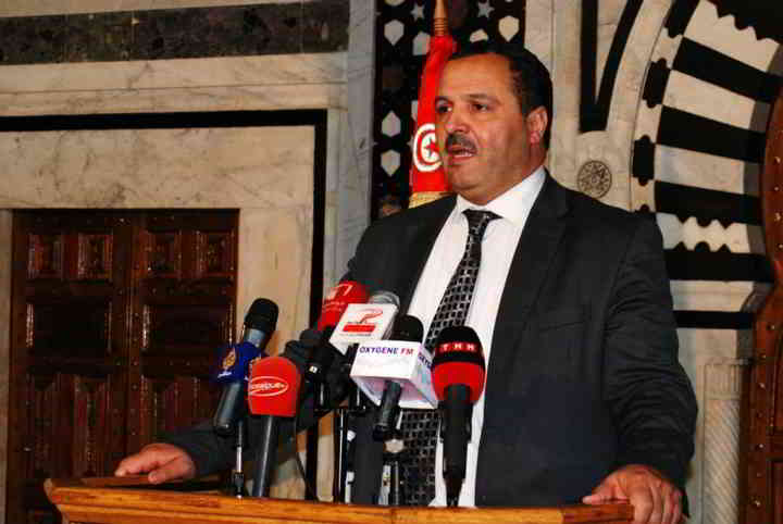 عبد اللطيف مكي: نعوّل على وعي المواطنين وتفهّمهم للظرف الخاصّ بمستشفياتنا العموميّة