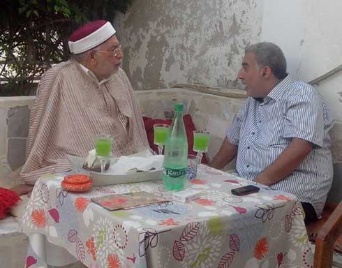 الشيخ عبد الفتاح مورو يزور زياد الهاني في منزله