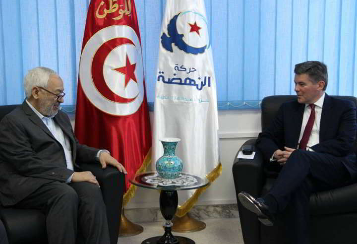 وزير الخارجية البريطاني معجب بقدرة التونسيين على حل مشاكلهم في كنف السلمية