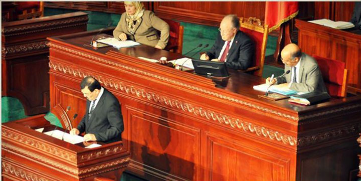 رئيس الحكومة يبين مخاطر تاجيل النظر في الميزانية ويدعو الى توجيه رسائل ايجابية الى الداخل والخارج