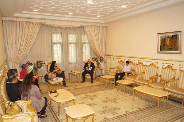 وزير العدل يلتقي رئيسة جمعية المحامين الشبان : تأكيد على مزيد الإحاطة بالمحامين الشبان